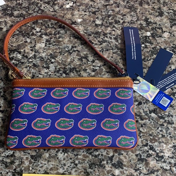 NWT Dooney & Bourke Florida Gators Leather Zipper Clutch Purse Strap Wristlet - Picture 9 of 11